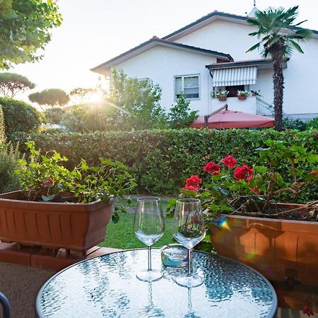 קמאיורה Apartment Holiday Versilia מראה חיצוני תמונה